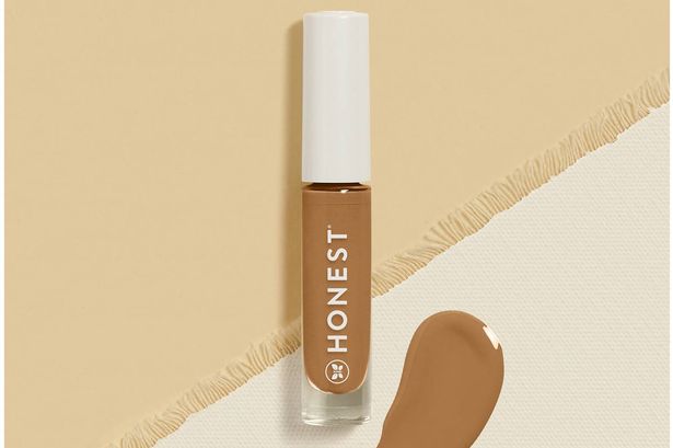 Jessica Alba’s Honest Beauty brand slashes its £23 hydrating concealer to less than £5