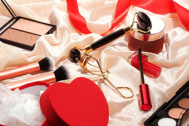 Boots has launched two £25 Valentine’s Day beauty boxes containing Elemis and MAC favourites