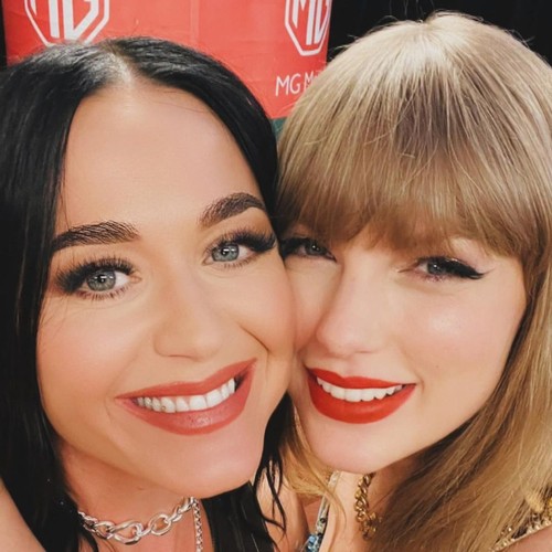 Katy Perry sings along to Bad Blood at Taylor Swift’s Sydney concert