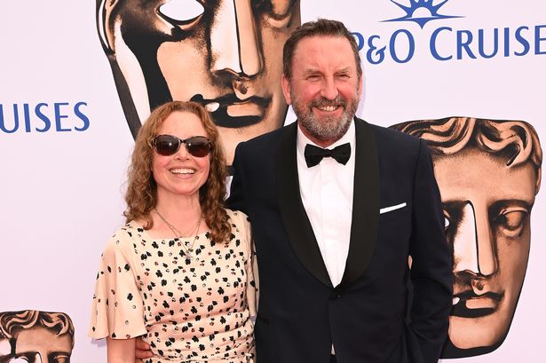 ITV The 1% Club host Lee Mack’s life off-screen – rarely-seen wife to giving up booze