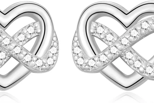 Valentine’s Day buys you can order from Amazon – including £25 Pandora earrings