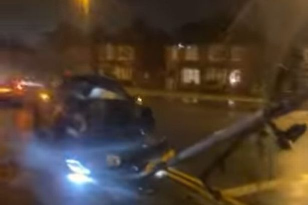 Dramatic footage shows aftermath after traffic light destroyed in crash