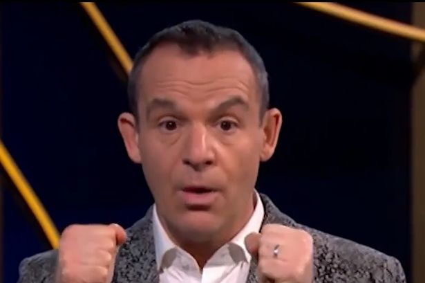 Martin Lewis tells everyone born between 1985 and 2006 to put £1 in bank now