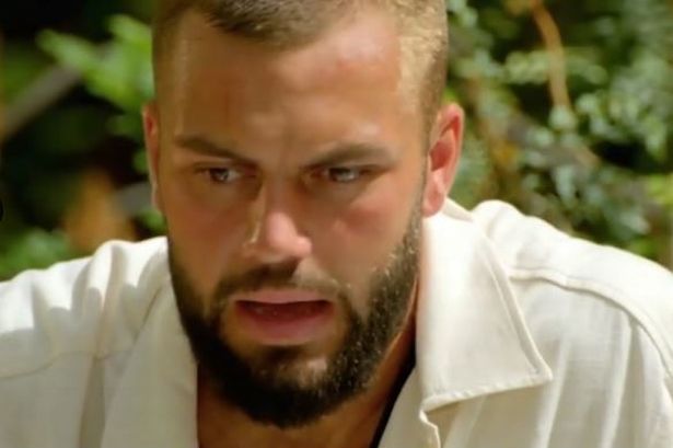 Love Island star tearfully vows to win girlfriend back in emotional speech