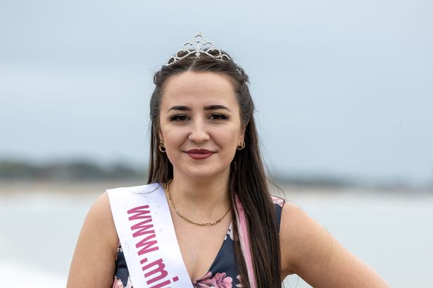 Woman branded ‘Oompa Loompa’ by bullies has last laugh as she becomes UK’s shortest beauty queen