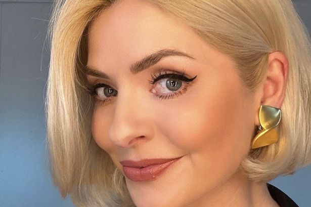 How to recreate Holly Willoughby’s Dancing on Ice ’90s supermodel’ bouncy bob