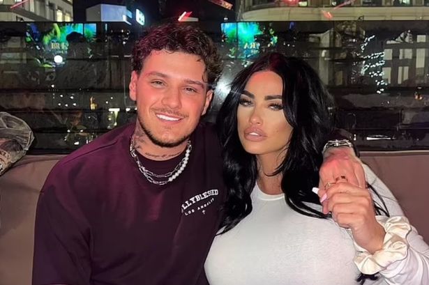 Katie Price and MAFS star boyfriend JJ Slater spark worry with latest loved up snap