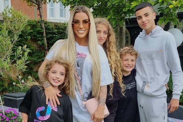 Katie Price slams exes in thinly-veiled swipe as she calls herself ‘a single mum’