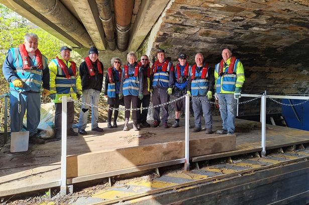 The taskforce keeping a beloved stretch of the Leeds-Liverpool canal glowing