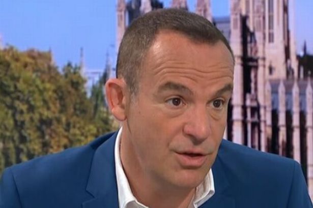 Martin Lewis issues ‘bill fixing’ advice as energy price cap announcement nears