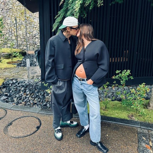 Justin Bieber shares new photos of his wife Hailey’s baby bump