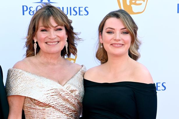 Lorraine Kelly reveals grandbaby gender in sweet cake reveal at home with Rosie