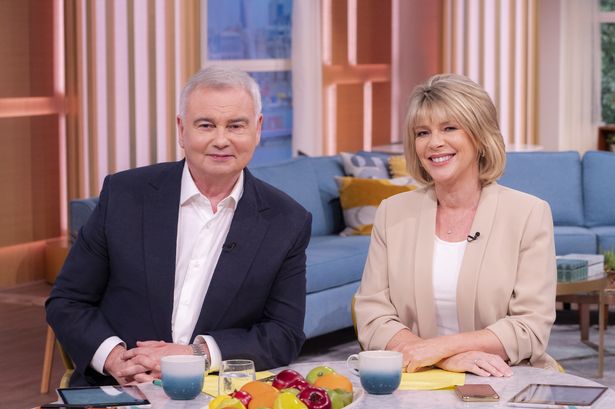 ‘Real reason’ why ‘resilient’ Eamonn Holmes and ‘nervous’ Ruth Langsford are still wearing wedding rings after marriage split