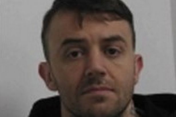 ‘Do not approach’ warning as manhunt launched for escaped prisoner