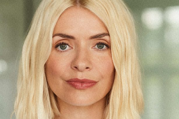 Get Holly Willoughby’s favourite make-up essentials in a new £55 Beauty Pie bundle