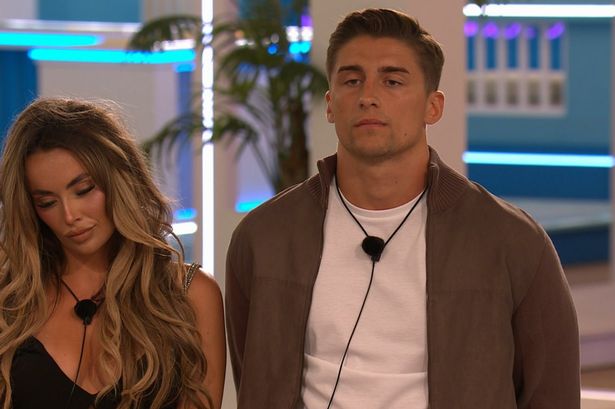 Love Island fans slam ’embarrassing’ islander as ‘snake’ after shock dumping