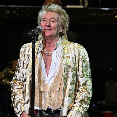 Rod Stewart tells David Beckham a knighthood is ‘coming soon’