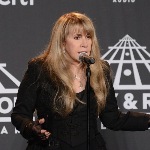 Stevie Nicks cancels show at last minute