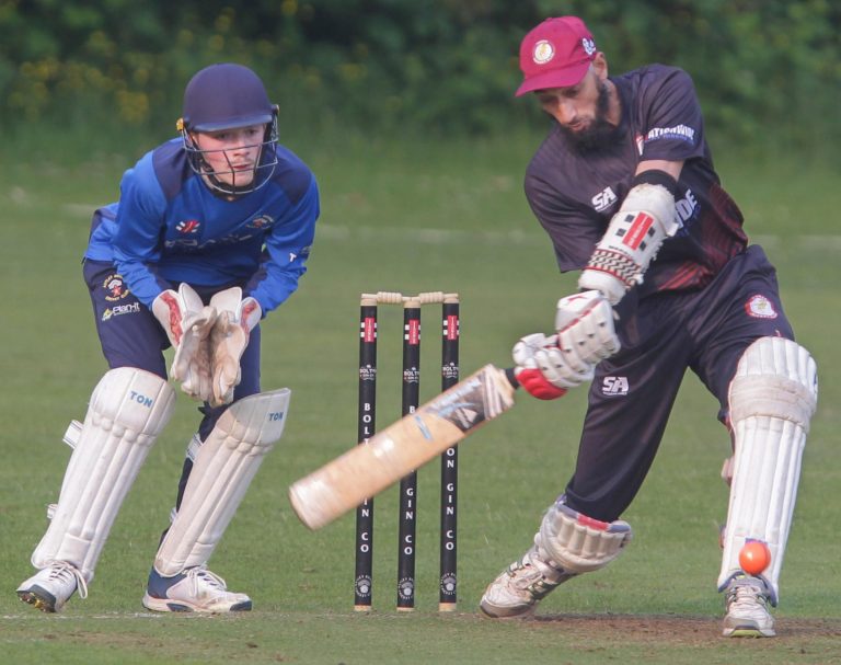 Murray’s half-ton helps Kearsley beat Atherton in T20