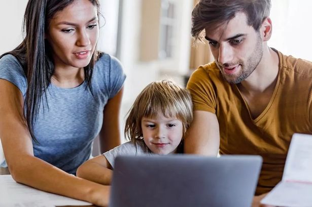 Five Universal Credit freebies worth £3,286 that parents could be missing out on