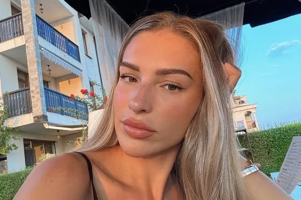 Zara McDermott hits back at break-up rumours with surprise Sam snap