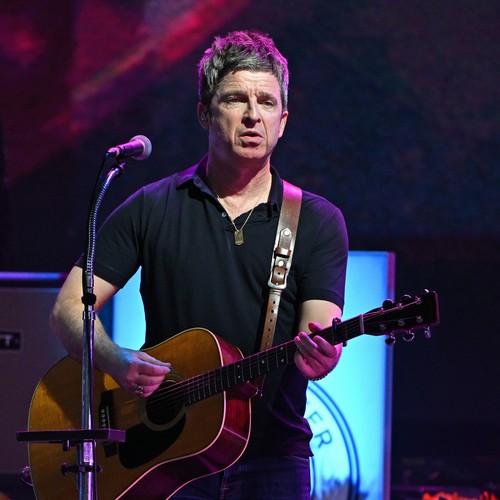 Noel Gallagher to undergo knee replacement to help arthritis