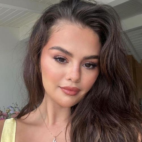 Selena Gomez shows off diamond ‘B’ necklace from Benny Blanco