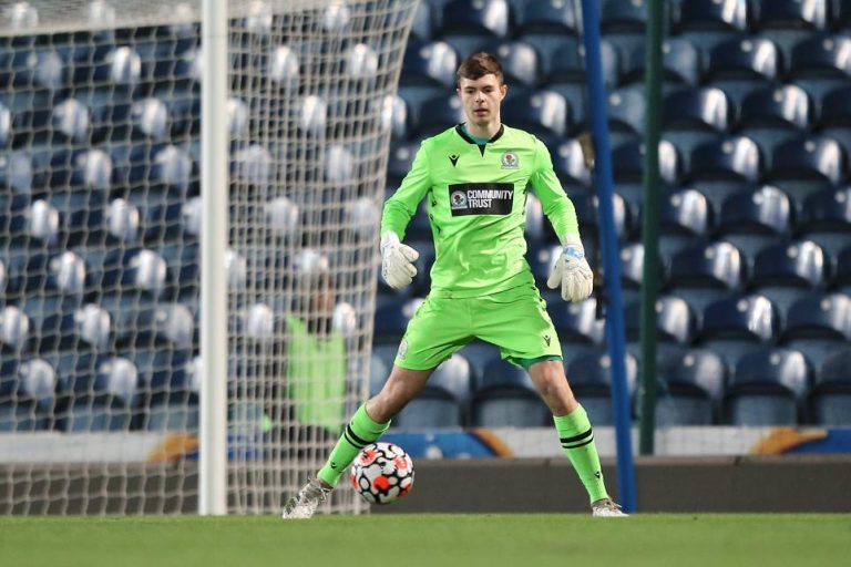 Blackburn Rovers keeper Felix Goddard joins Dundalk on loan