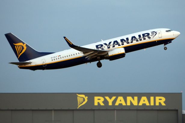 Ryanair, Jet2, easyJet and TUI travellers face new £1 per minute airport fees