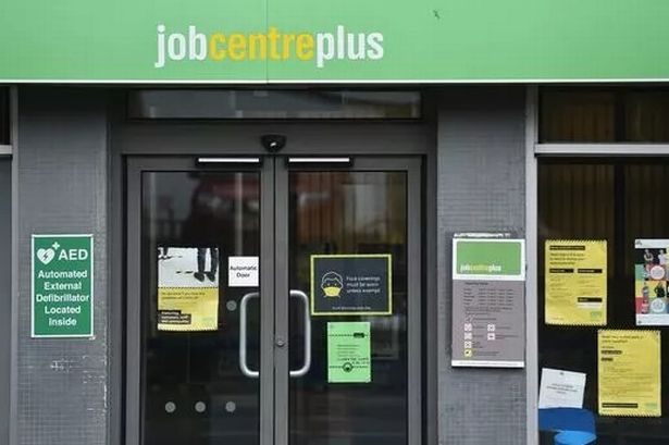 DWP warns of Universal Credit ‘barriers’ as thousands of payments stopped