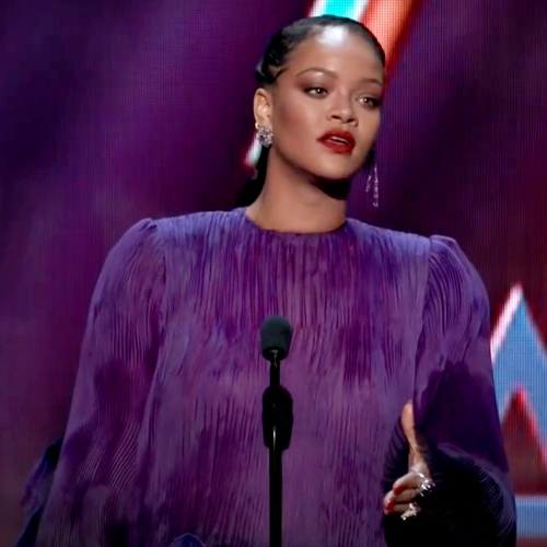 Natalie Portman credits ‘amazing’ Rihanna meeting for lifting spirits amid divorce