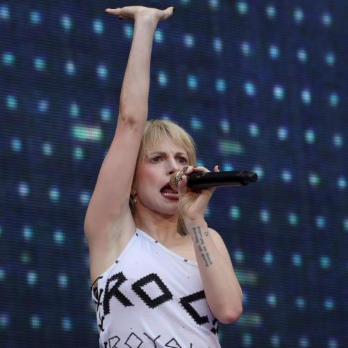 Paramore pay tribute to Freddie Mercury at Wembley Stadium