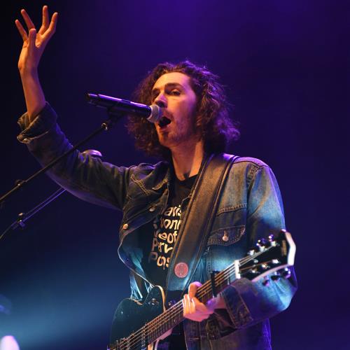 Hozier recalls meeting Cillian Murphy while struggling with ‘rough’ hangover