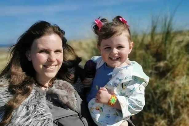 Mum who kept being told by doctors she had an ‘ear infection’ dies aged 33