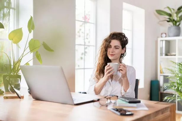 Coaster that is a must-have for remote workers this autumn keeps drinks warm for up to 9 hours