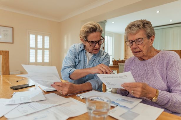 Universal Credit claimants’ little-known ways of extra help and cash of up to £1,800 each