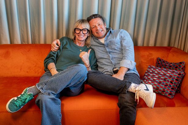 Zoe Ball tells Jamie Oliver how to get tickets for sold-out Oasis tour