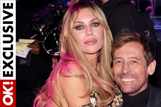 Abbey Clancy calls florist to change Peter Crouch’s order when he buys her flowers