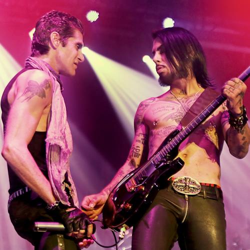 Jane’s Addiction offer apology for on-stage brawl