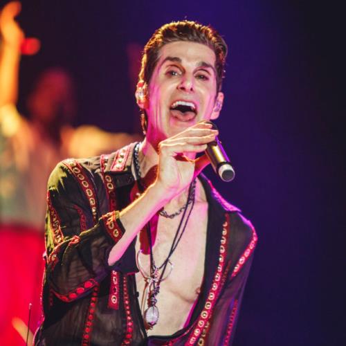 Perry Farrell seeking medical help after onstage bust-up