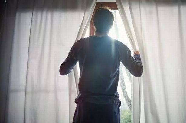 Met Office urges everyone in UK to shut their curtains at 4pm