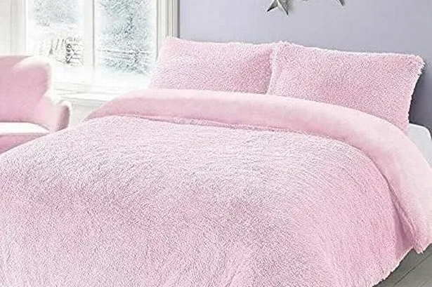 B&Q shoppers ‘obsessed with’ fleece bedding set slashed to £6 in online deal