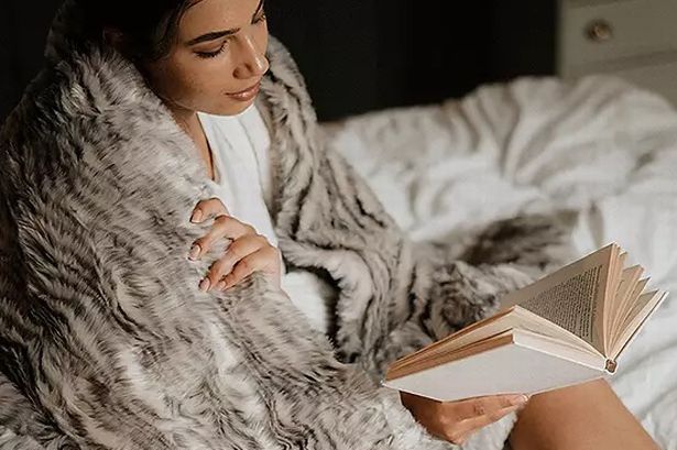 ‘I’m a shopping expert and this is the best electric blanket I’ve tried – it could save you money’