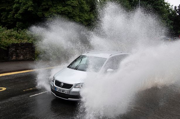 New ‘act now’ flood warnings in Lancashire as people told ‘stay away’