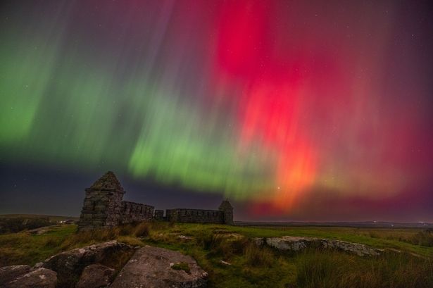 Northern lights red alert issued Friday October 11 – best time to see them