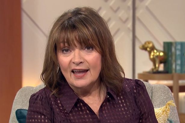 Lorraine Kelly halts show to announce tragic death of ITV co-star