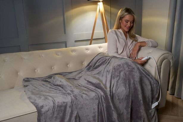 Shoppers ‘save a fortune on heating bills’ with £31 electric blanket