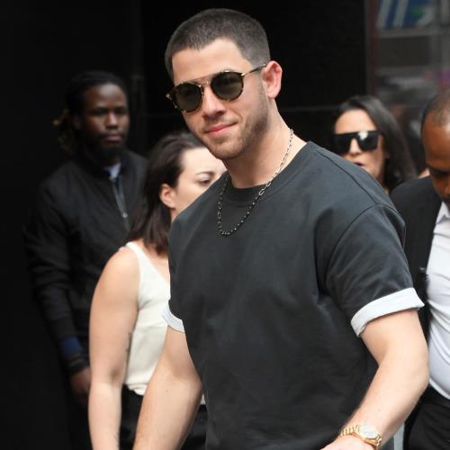 Nick Jonas flees stage in laser pointer incident