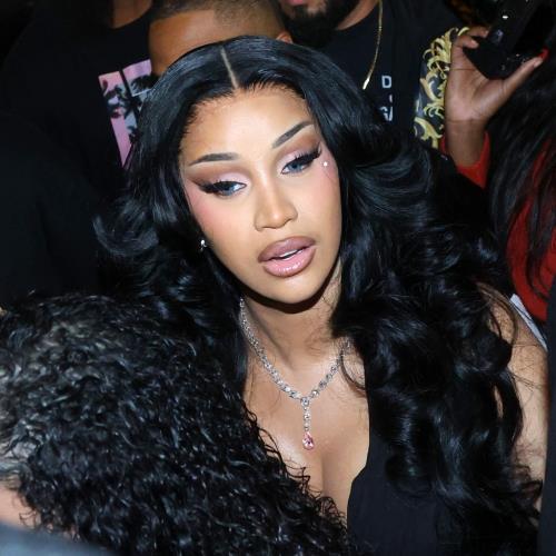 Cardi B calls for peace with estranged husband Offset