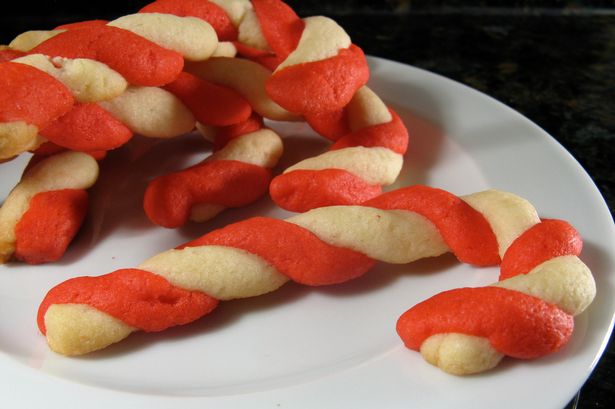 Make Christmas candycane cookies in five simple steps – and kids will love them